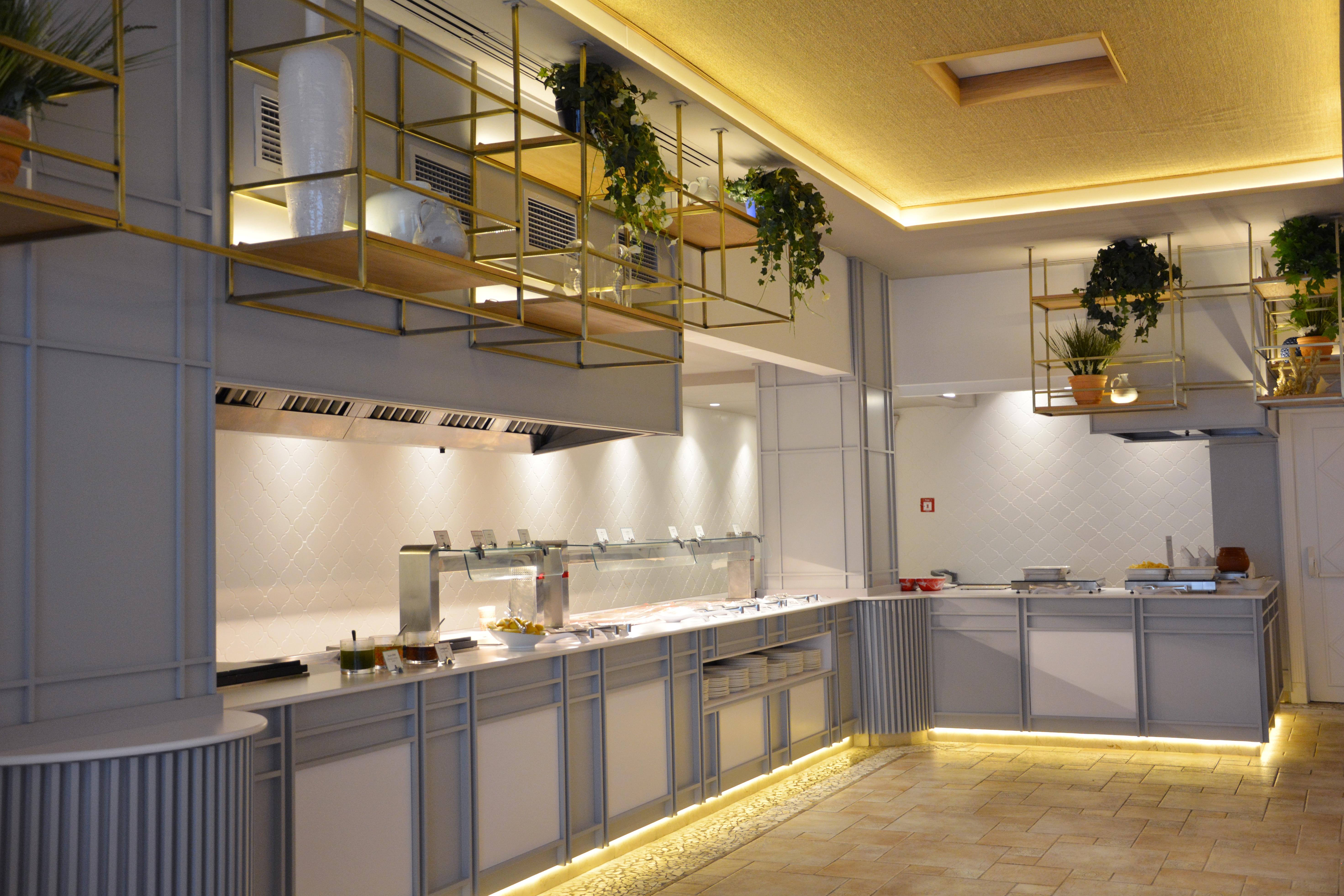 โรงแรมเอสเอชวิลล่ากาเดีย อัลเตอา ภายนอก รูปภาพ The kitchen at the restaurant