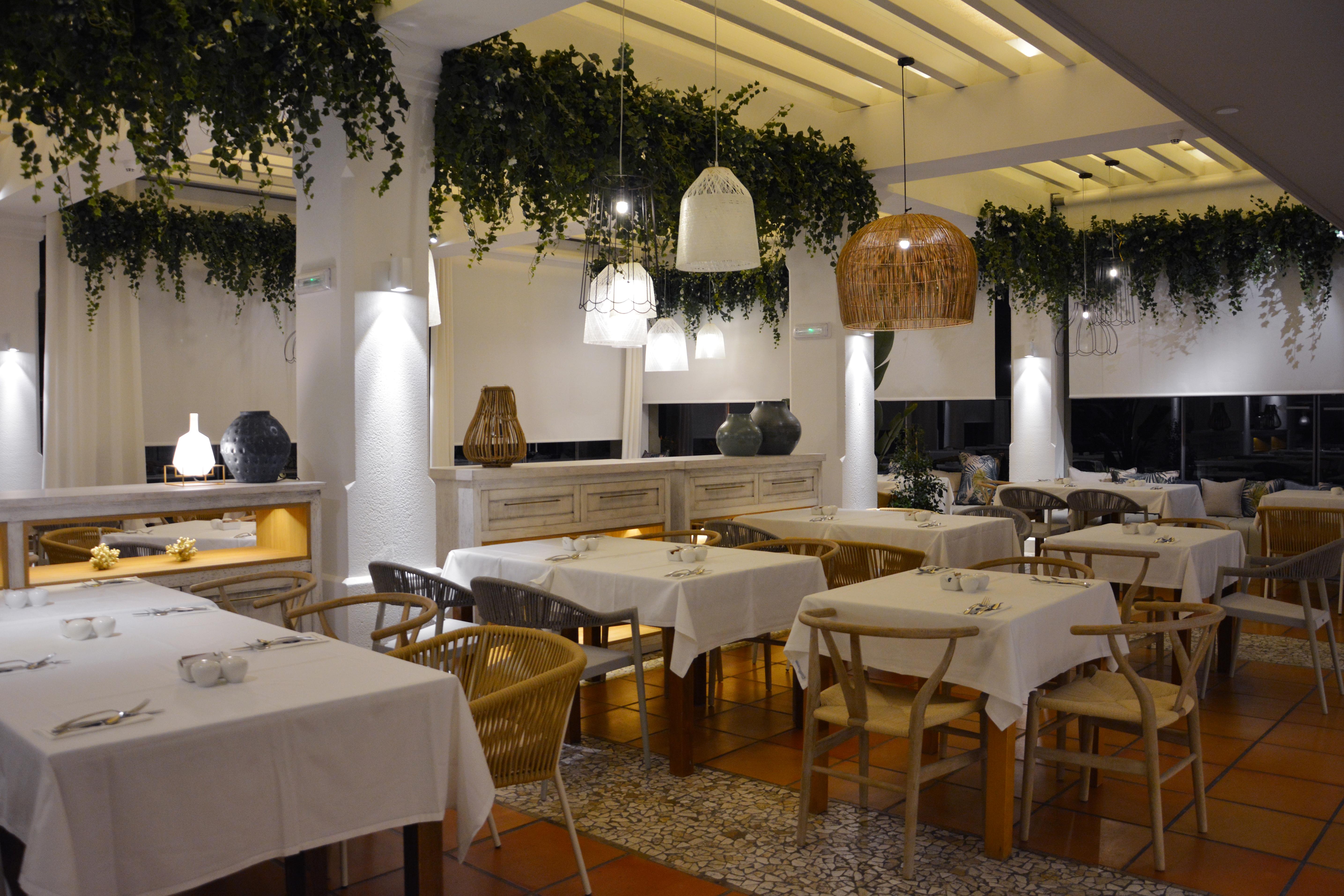 โรงแรมเอสเอชวิลล่ากาเดีย อัลเตอา ภายนอก รูปภาพ Interior of the restaurant