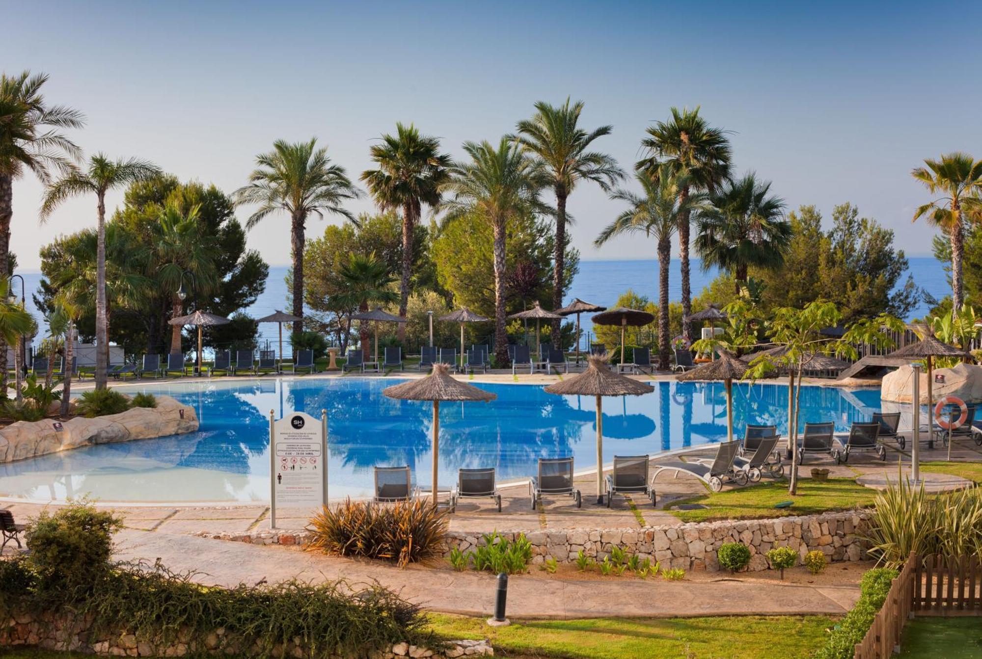 โรงแรมเอสเอชวิลล่ากาเดีย อัลเตอา ภายนอก รูปภาพ Pool at the resort